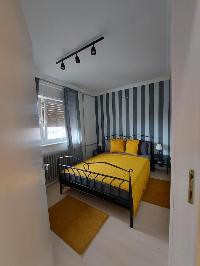Center Danube Street Apartment Újvidék Kültér fotó