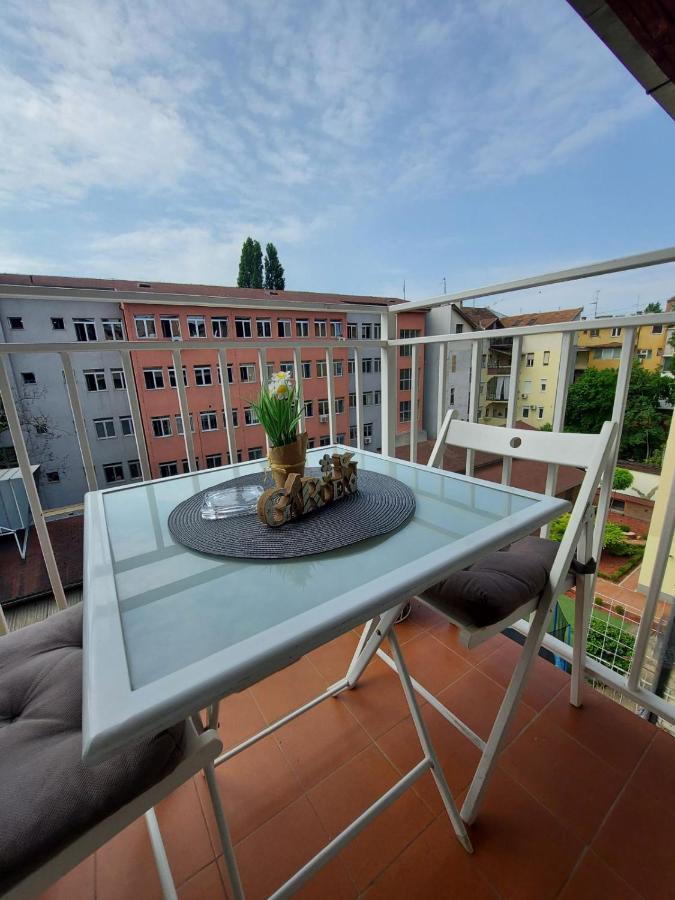 Center Danube Street Apartment Újvidék Kültér fotó