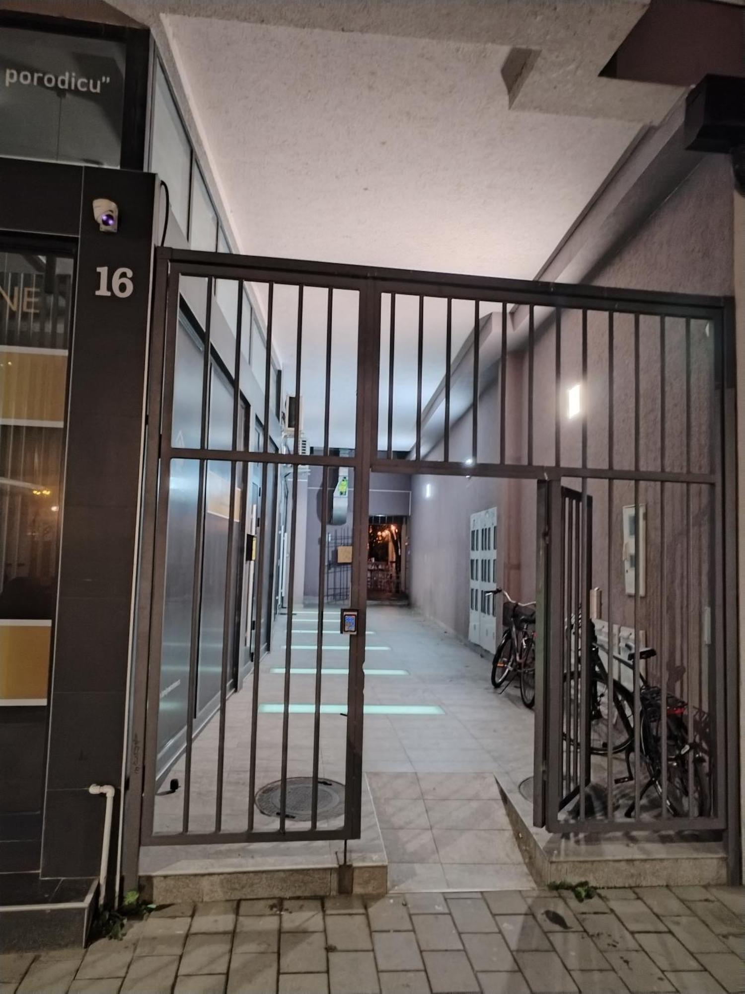Center Danube Street Apartment Újvidék Kültér fotó